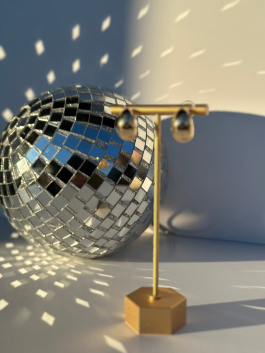 Thick Curbed Bar Earring