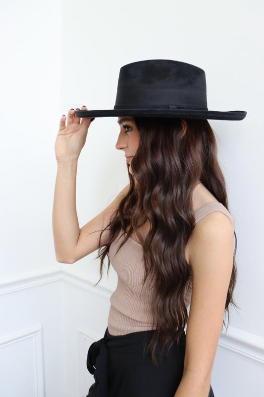 Black round hat