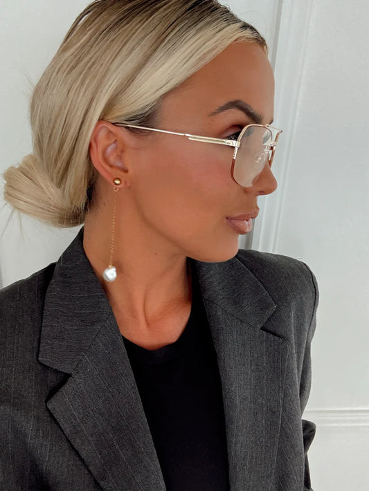 Pearl drop earrings